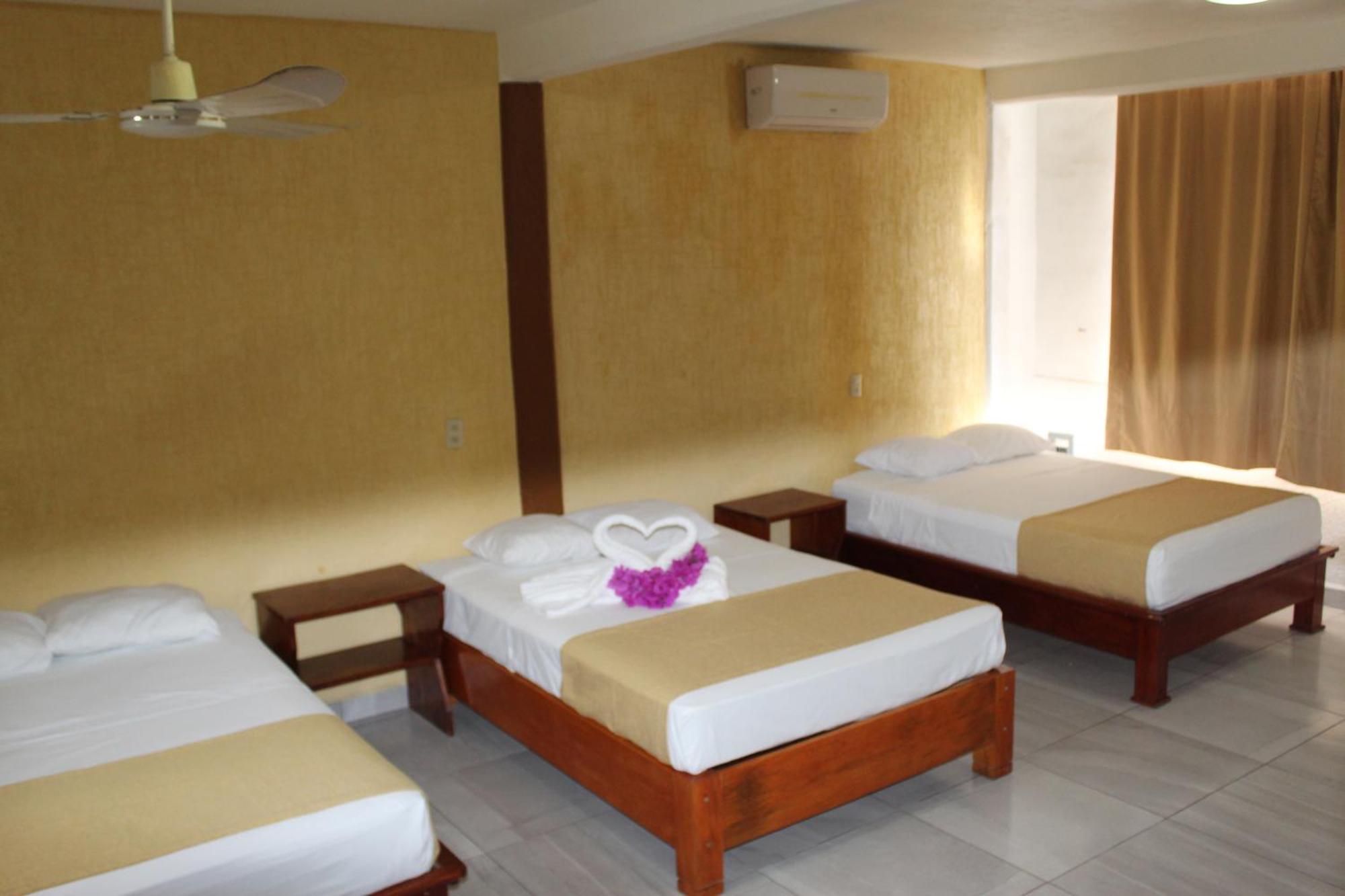 Hotel victoria Zihuatanejo Exterior foto